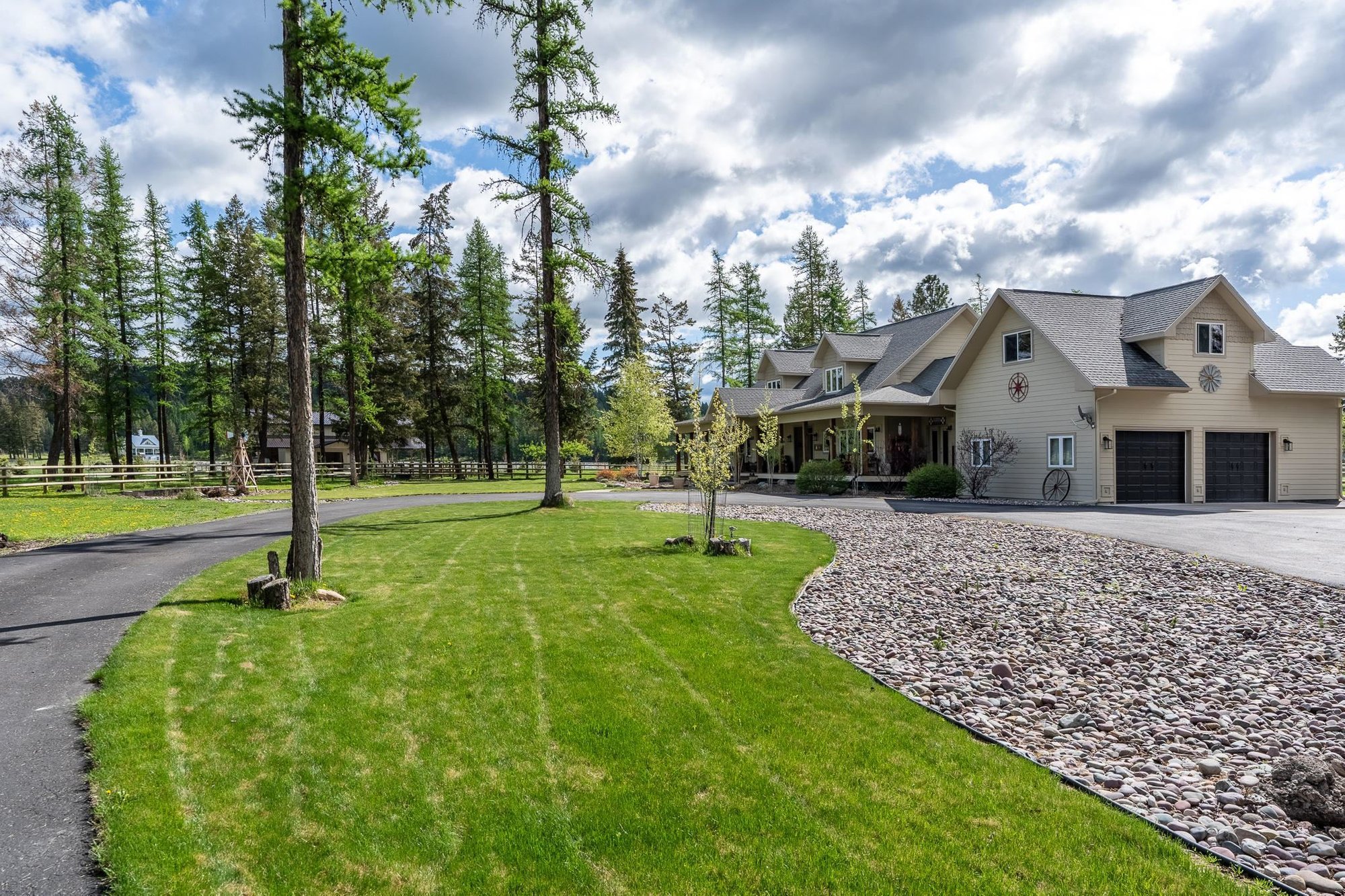 Luxury Ranch Living with a Beautiful Montana in Whitefish, MT, United