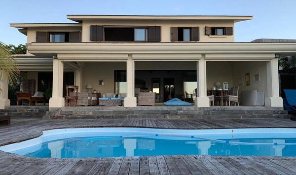 5 Bedrooms front beach villa in Pointe aux Canonniers (10521234)