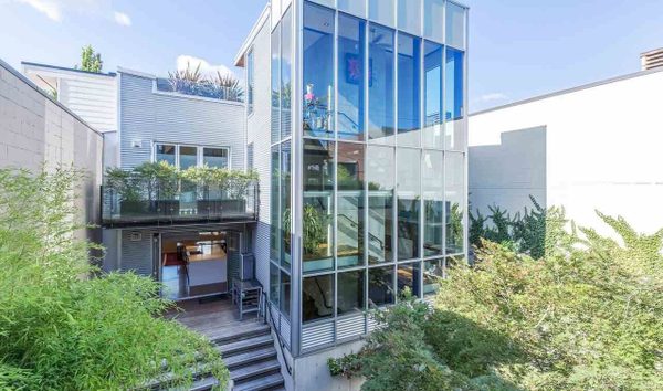 A Showcase Home (10523832)
