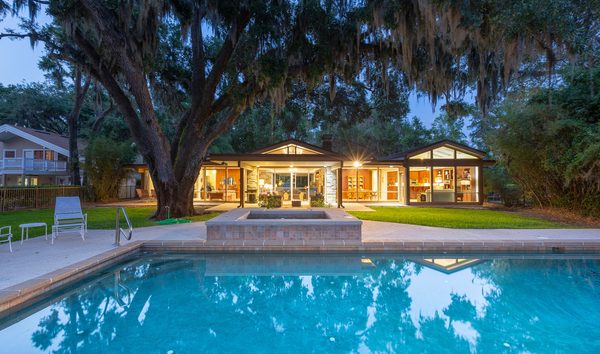 Stunning Riverfront Home (10530669)
