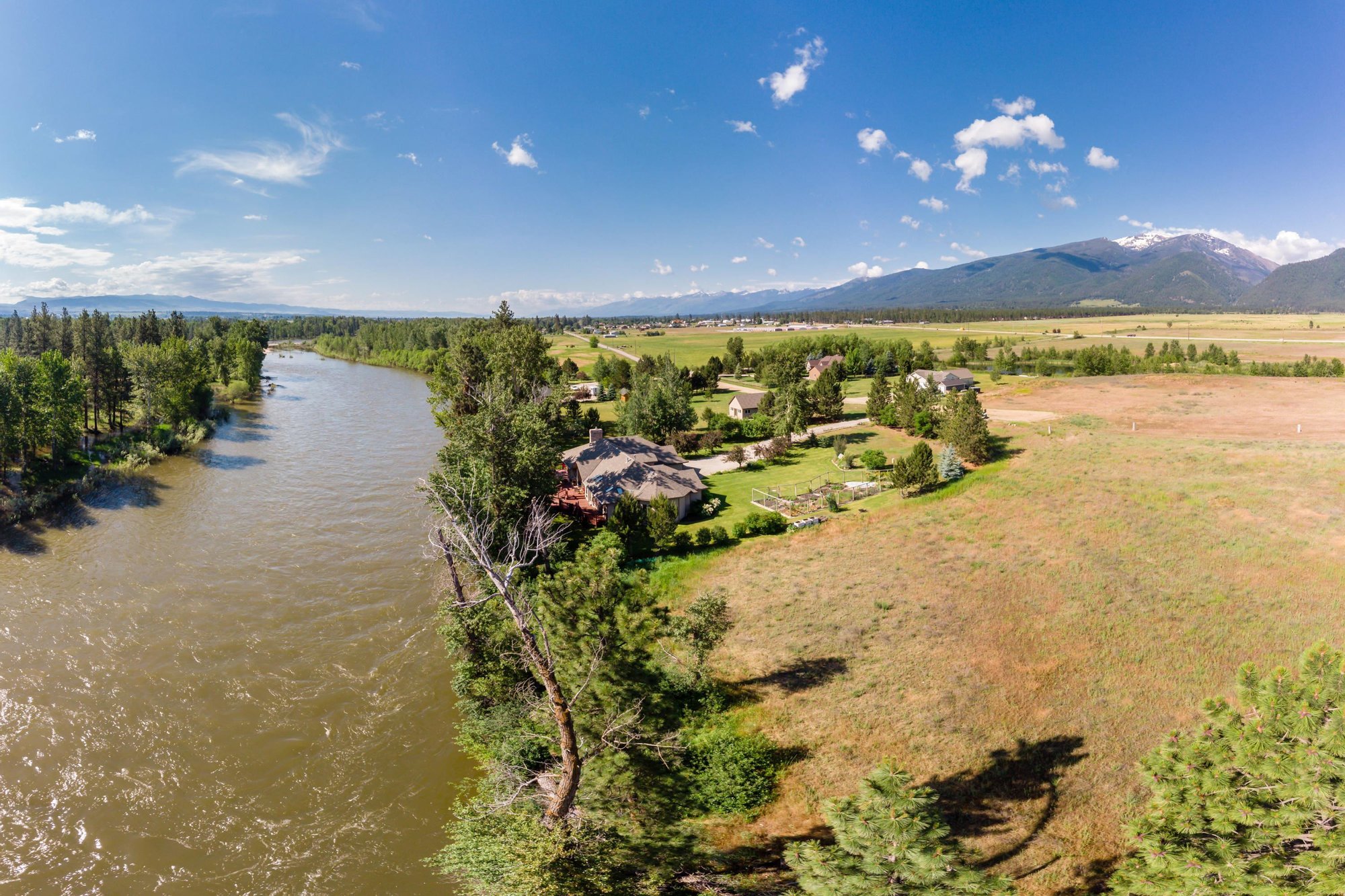 Bitterroot River Home in Stevensville, MT, United States for sale