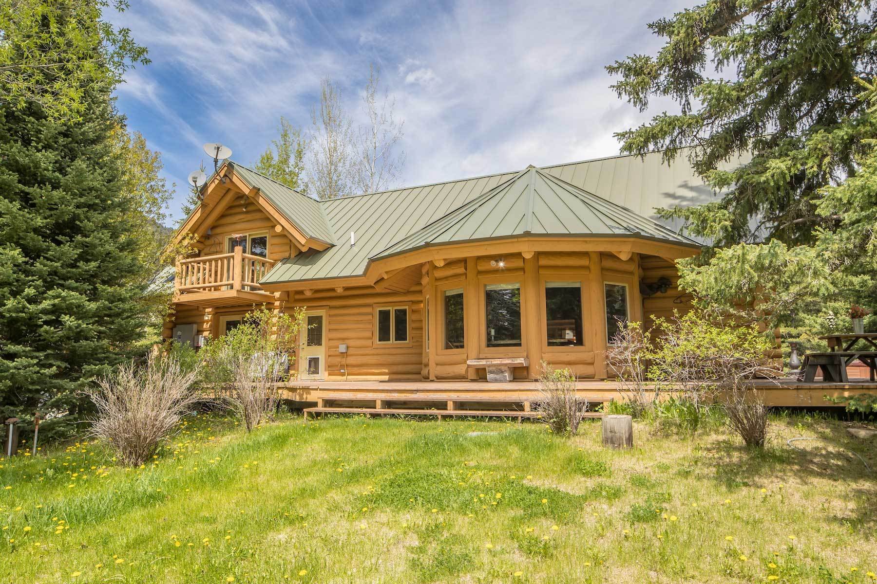 Gallatin River Retreat In Gallatin Gateway, Montana, United States For 