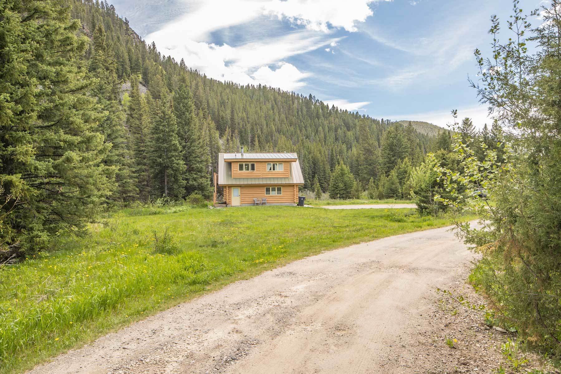 Gallatin River Retreat In Gallatin Gateway, Montana, United States For