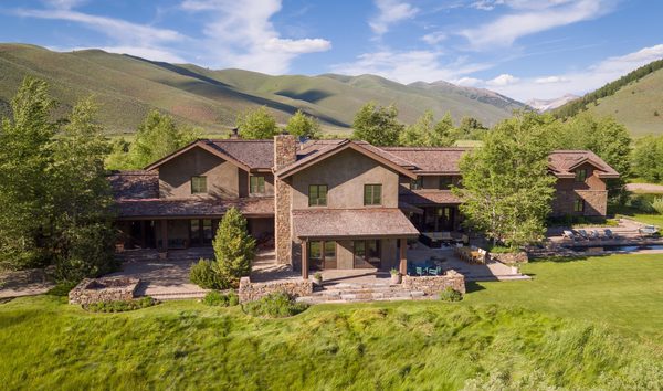 Elegant European inspired family compound on over 80 acres (10323774)