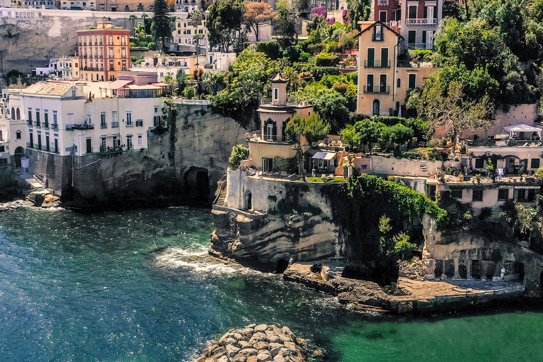 Historic Pied Dans L'Eau Home In Posillipo In Naples, Campania, Italy
