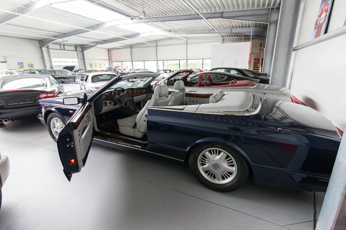 Cabriolet in Sinzig, Rhineland-Palatinate, Germany 3 - 10544156