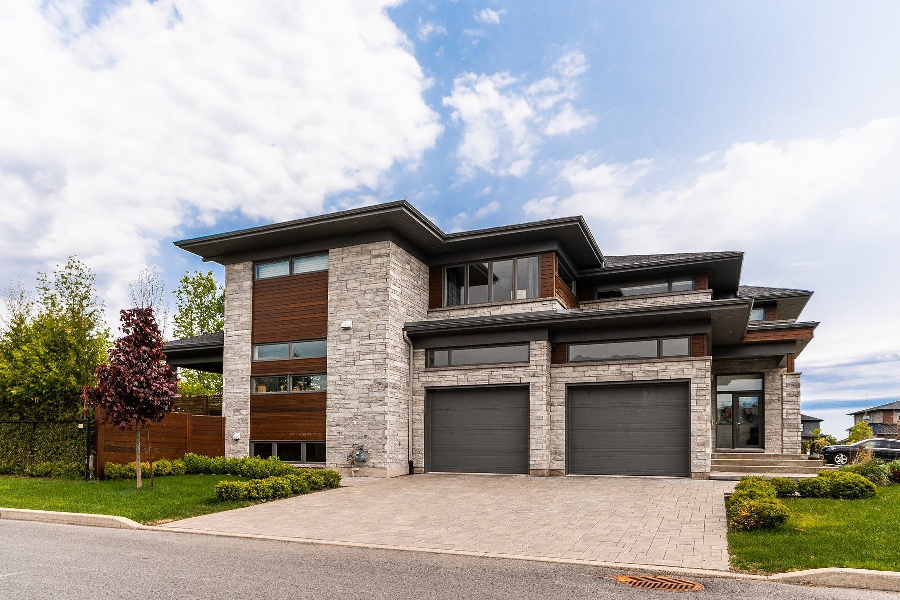 Candiac Modern House in Candiac, Canada for sale (10459706)