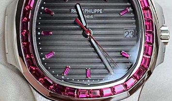 Patek Philippe Nautilus Ruby 5711/112P Platinum Automatic Mens Watch