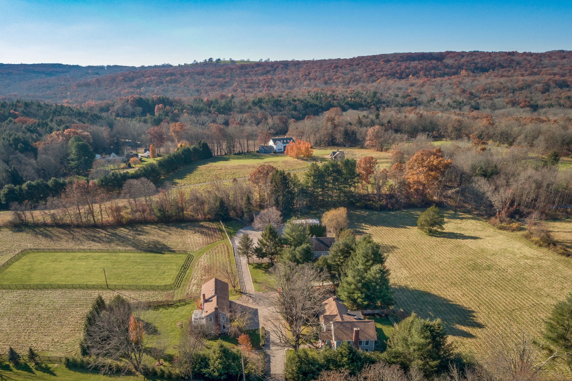 Roxbury Compound With Stables in ROXBURY, CT, United States for sale
