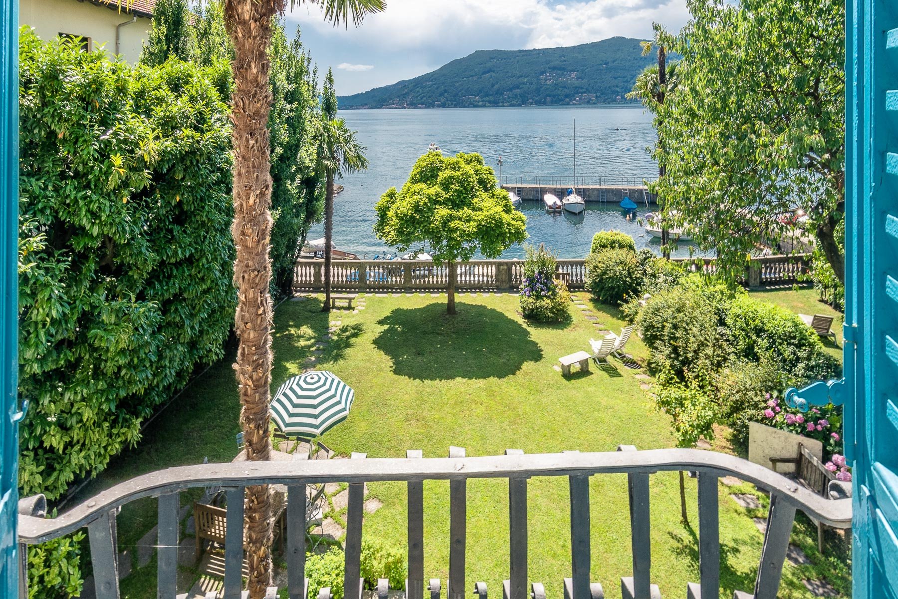Historic House Directly On Lake Maggiore in Leggiuno, Italy for sale