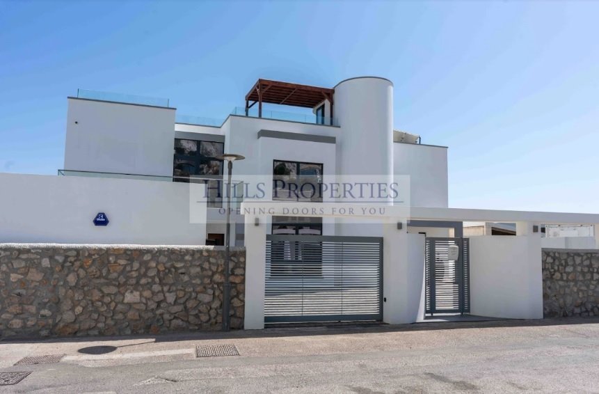 Spektakuläre Brandneue Freistehende Villa Zum In Gibraltar, Gibraltar