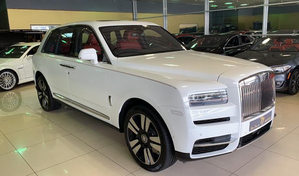 Rolls-Royce Cullinan / Gulf Specs. / Brand-New / 2019 (10561016)