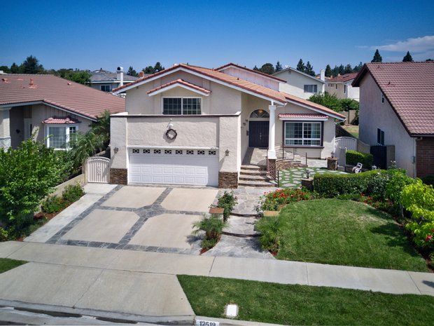 4 Bedrooms Single Family Detached In Cerritos California United States For Sale 10573943