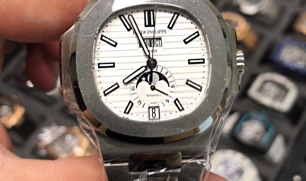 Watches - 107 Patek Philippe Nautilus for sale on JamesEdition