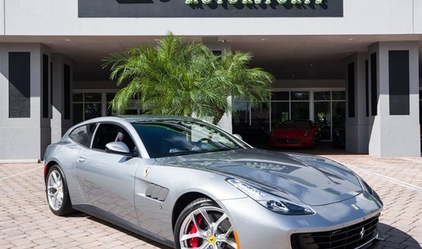 Ferrari GTC4Lusso (10591233)