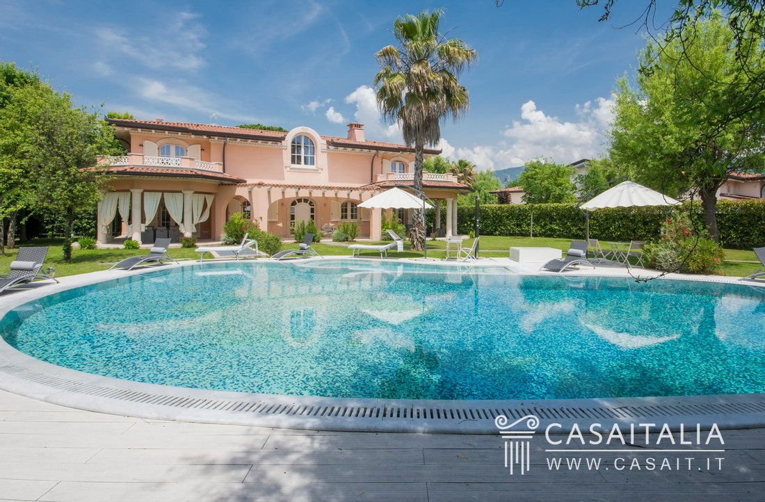 Villa De Lujo Con Piscina En Forte Dei En Forte Dei Marmi, Toscana