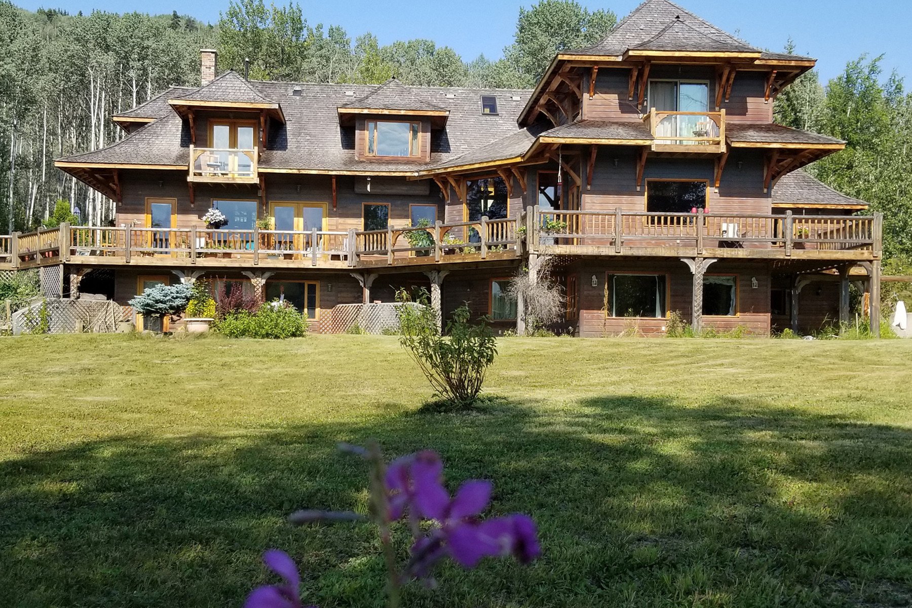 Post And Beam Ranch in Smithers, Canada for sale (10484666)