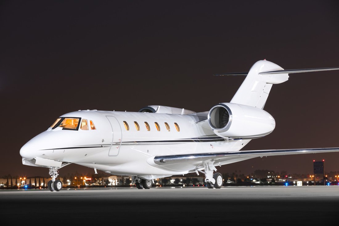 Super Midsize Jet in United Kingdom 2 - 10599014