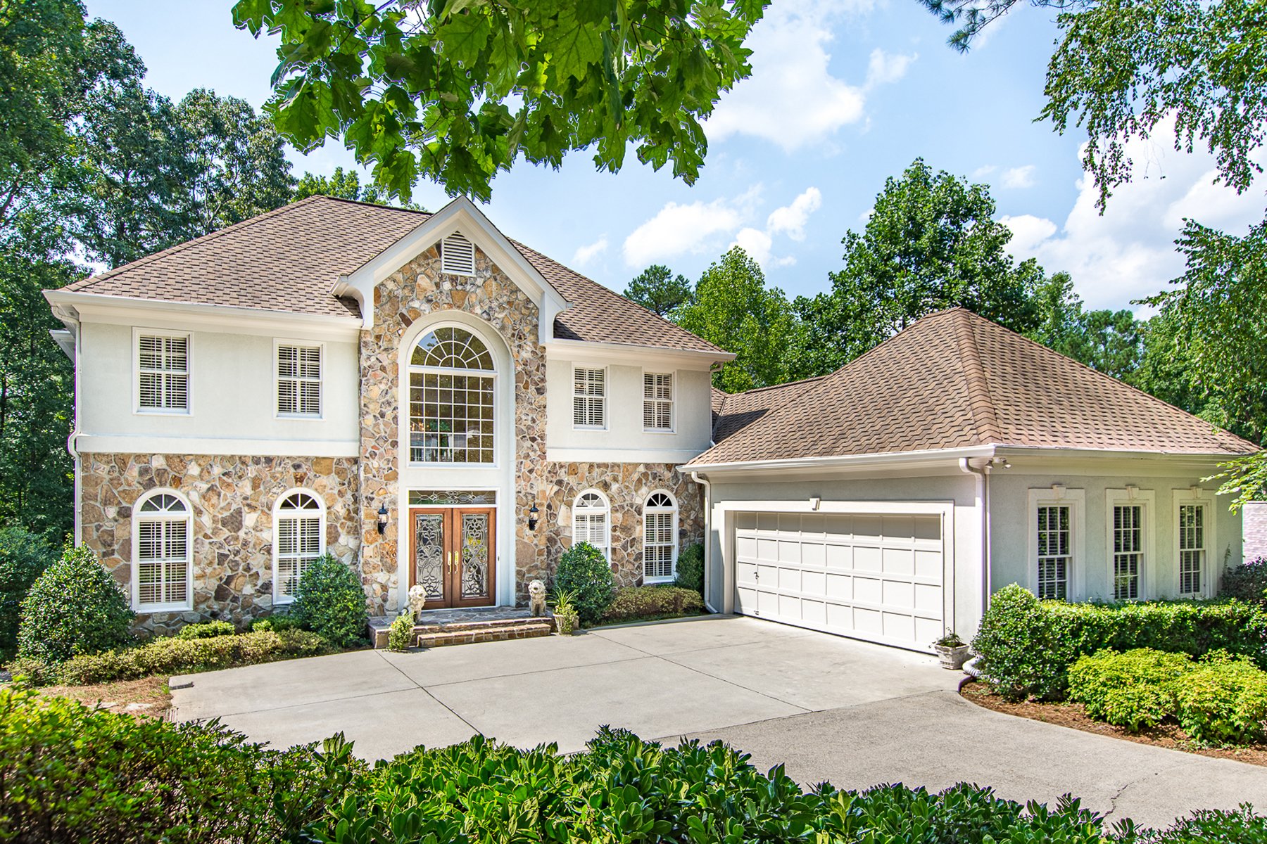 Home On Cul De Sac Lot Overlooking in Johns Creek, GA, United