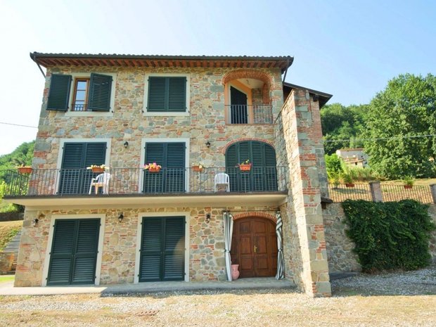 Beautiful House In Tuscany In Barga Italy For Sale