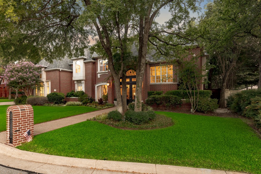 Executive Masterpiece In Arlington, Texas, United States For Sale
