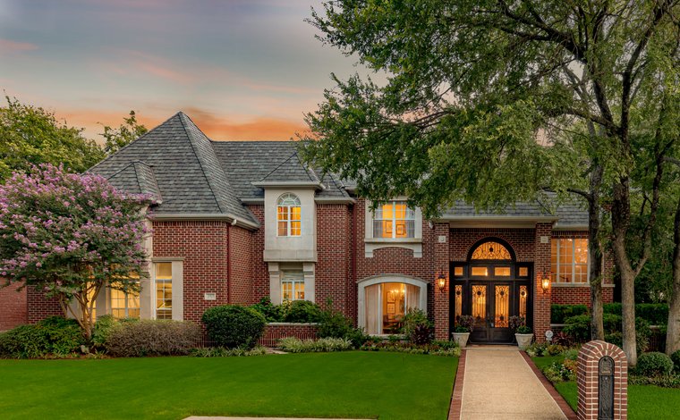 4 Places to Search Luxury Homes in Arlington, TX