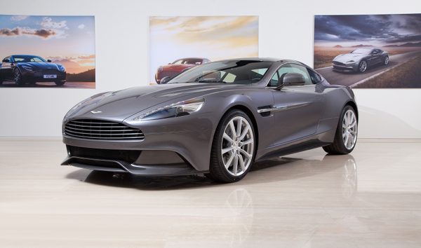 Aston martin Vanquish (10609479)