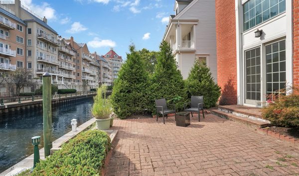 Georgetown Style And Elegance Are The Hallmarks Of The Half Moon Isle Enclave (10611920)