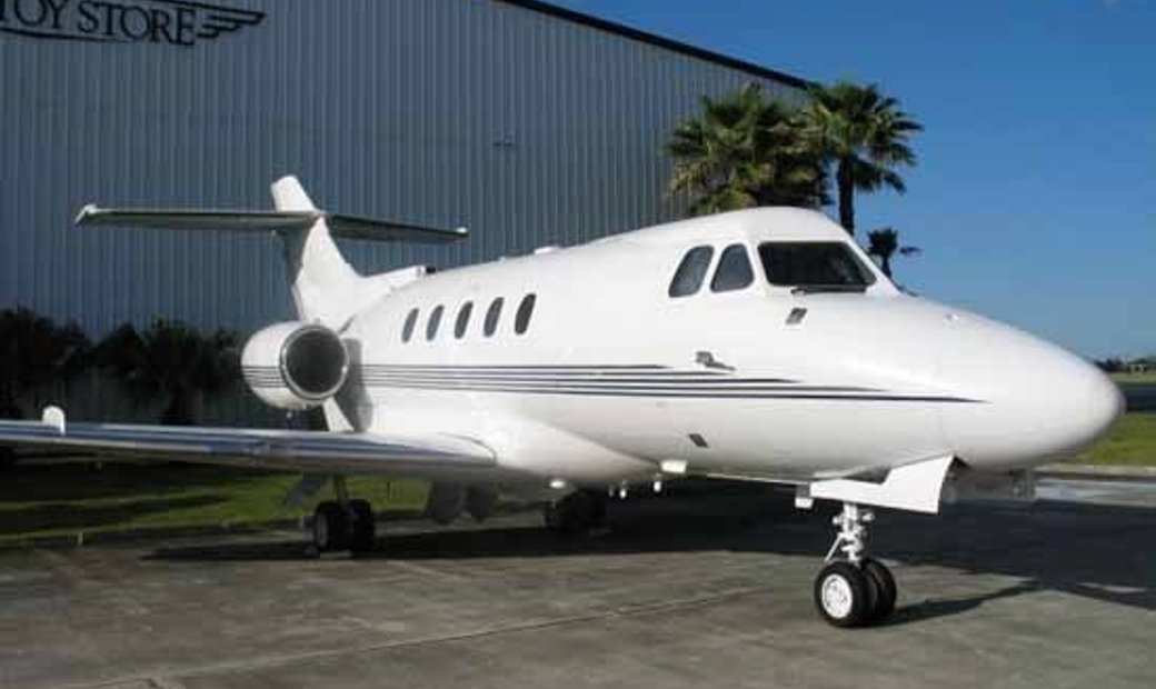 Hawker 400 - Luxury Private Jet Charter