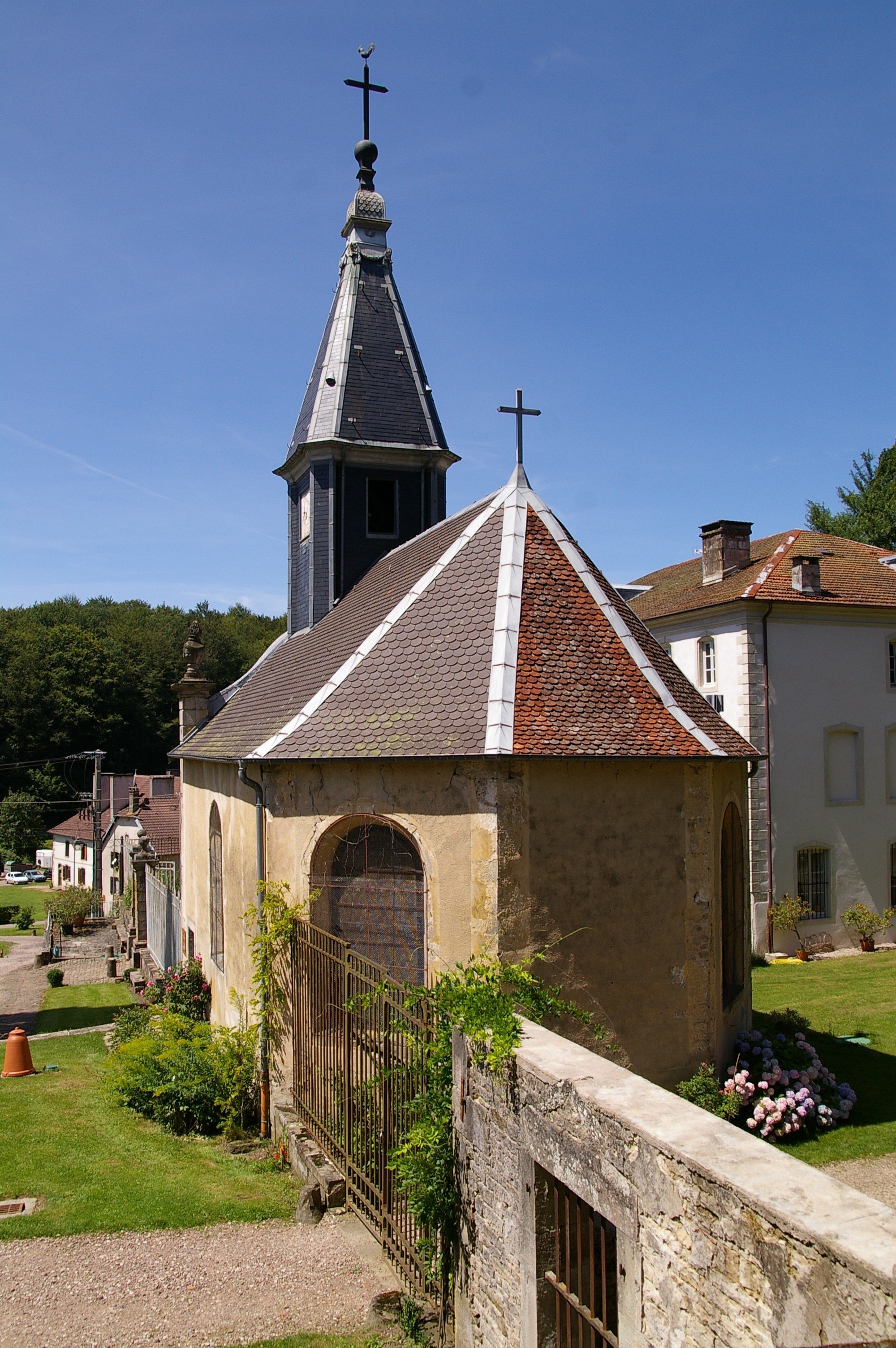 Somptueux Domaine La Manufacture Royale de Bains les in BainslesBains