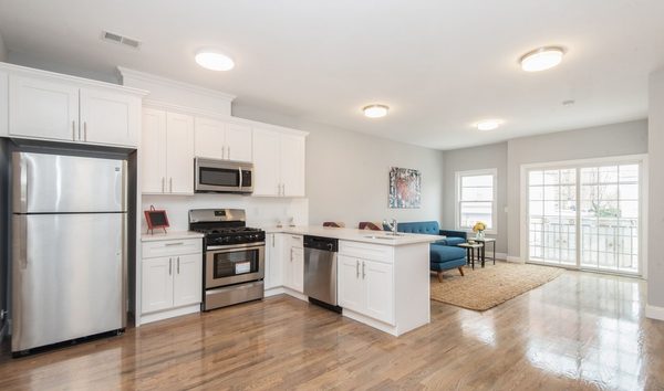 Luxury Living In This Beautiful Brand New Constructed Townhouse. (10623284)