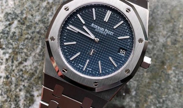 Watches - 53 Audemars Piguet Royal Oak for sale on JamesEdition