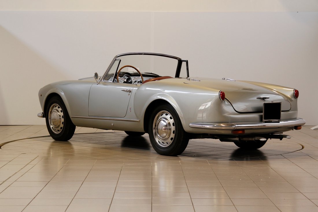 Cabriolet in Moncalieri, Piedmont, Italy 3 - 10631806