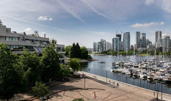 Waterfront (10649746)