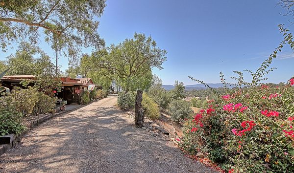 1203 N. Signal Street, Ojai (10648627)