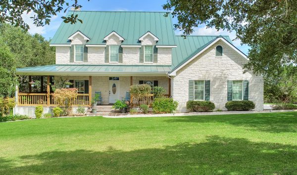 River Chase Home With Stunning Pool And Landscaping (10668401)