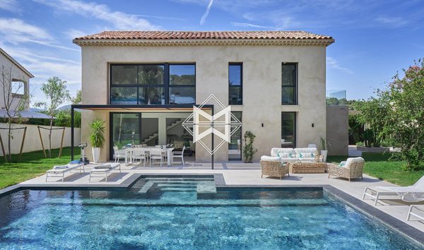 Sale - Villa Saint-Tropez (Centre) (10675449)