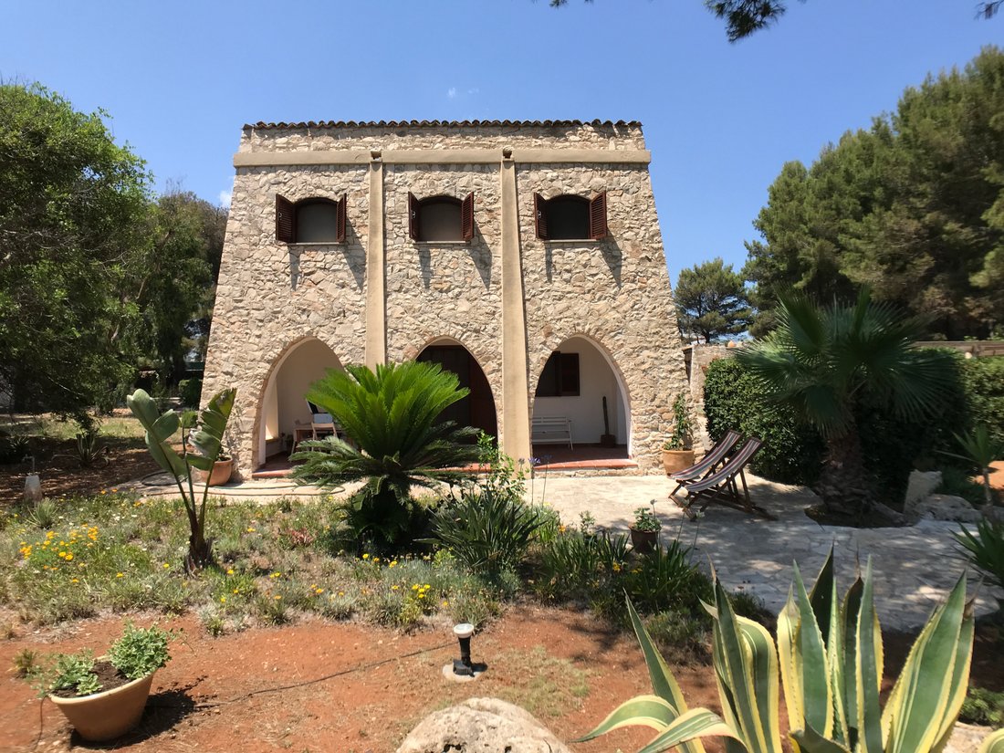 Villa For Sale Next To The Sea In Santa Maria Di Leuca, Apulia, Italy