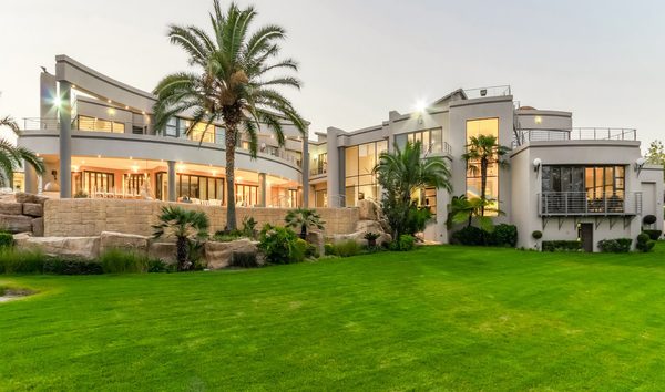Bryanston (10677367)