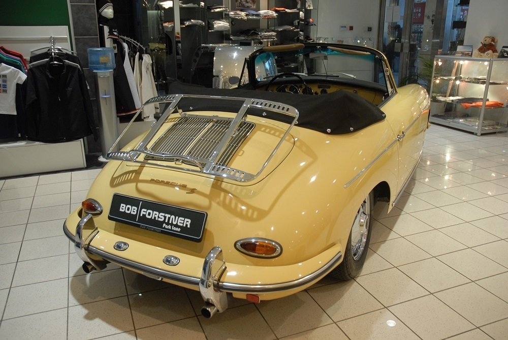 Cabriolet in London, England, United Kingdom 3 - 982442