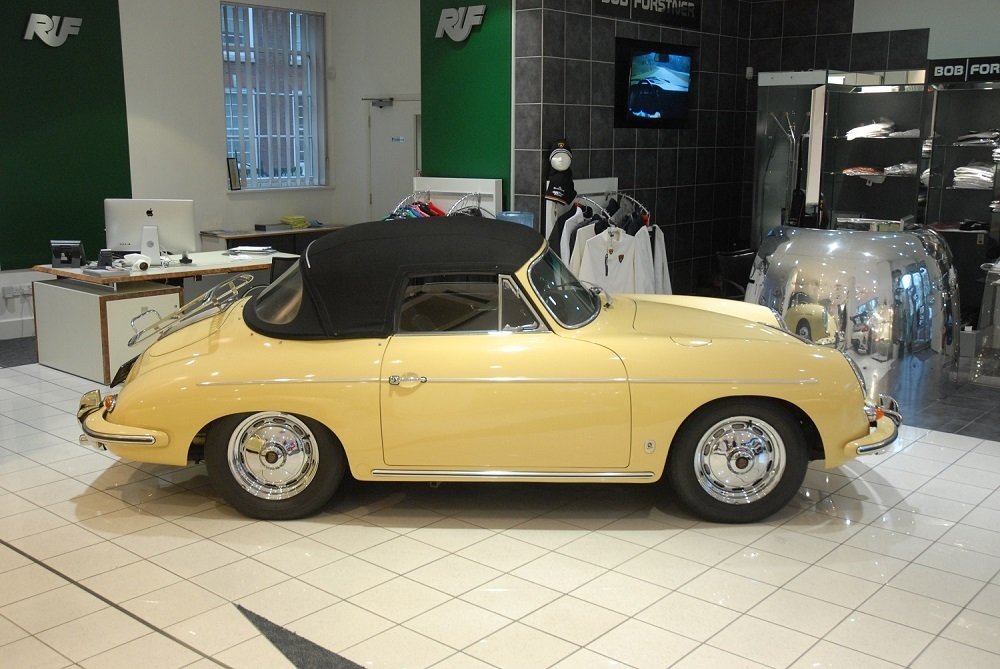 Cabriolet in London, England, United Kingdom 5 - 982442