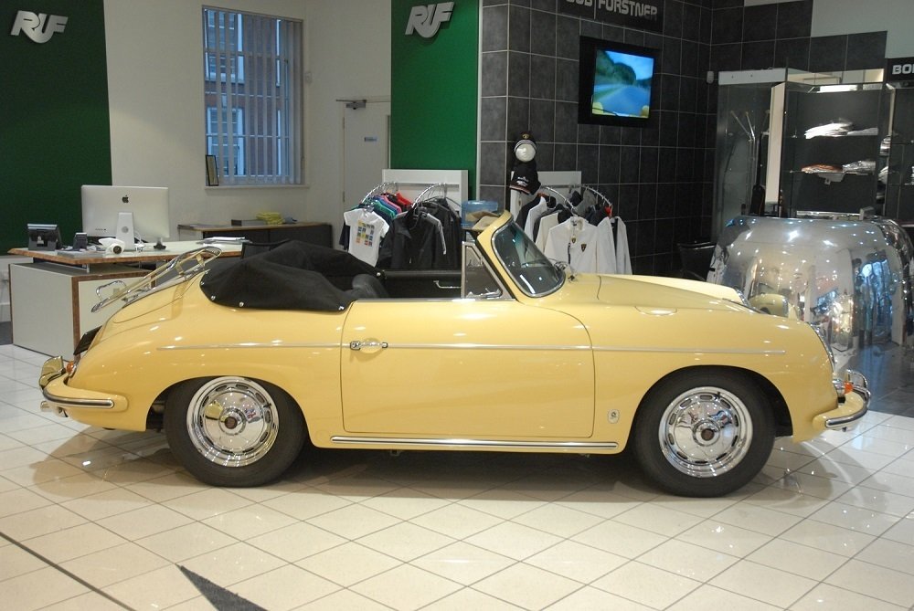Cabriolet in London, England, United Kingdom 2 - 982442