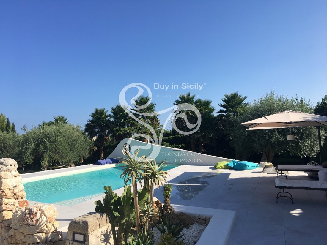 Exclusive Sale Of A Charming Renovated Villa With In Avola, Sicily