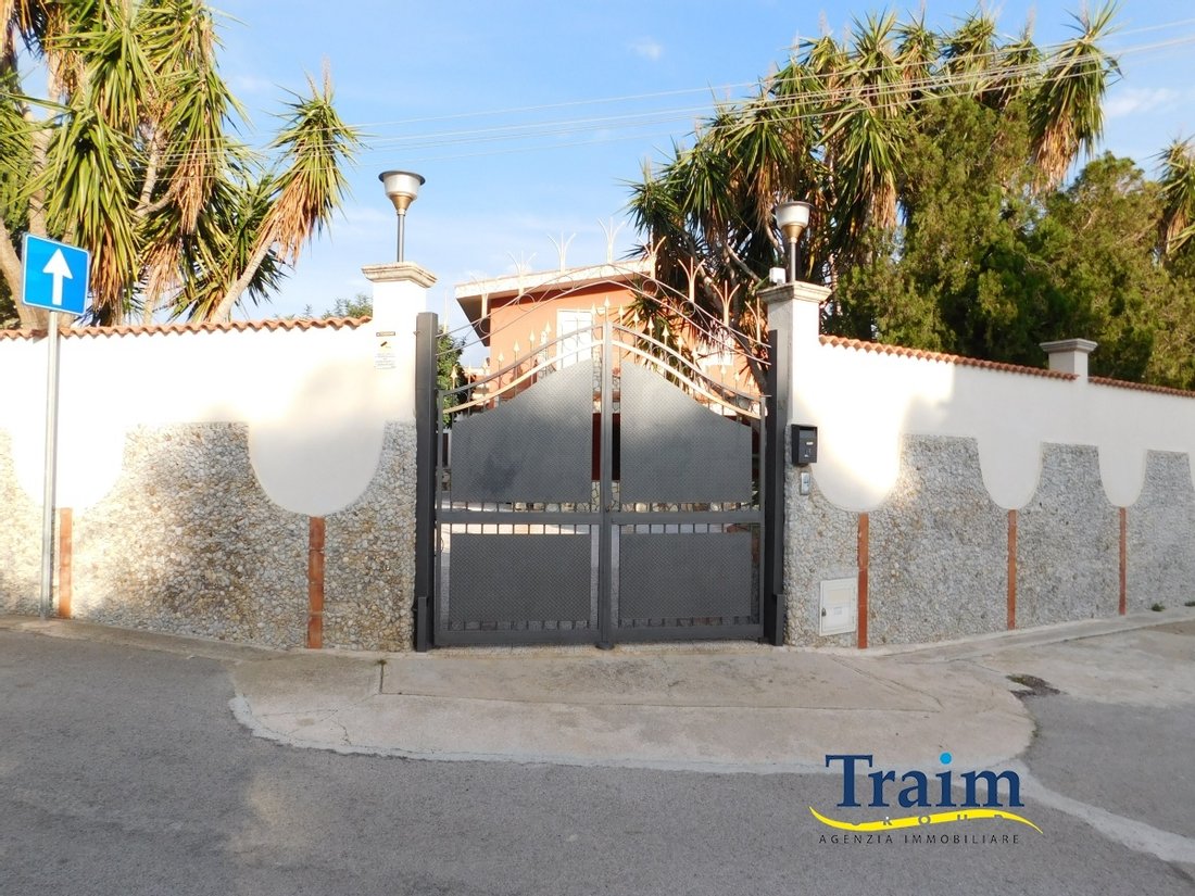 Marina Longa Detached Villa In Villagrazia Di Carini, Sicily