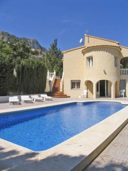 Villa in Calp / Calpe, Valencian Community, Spain 2 - 10689077
