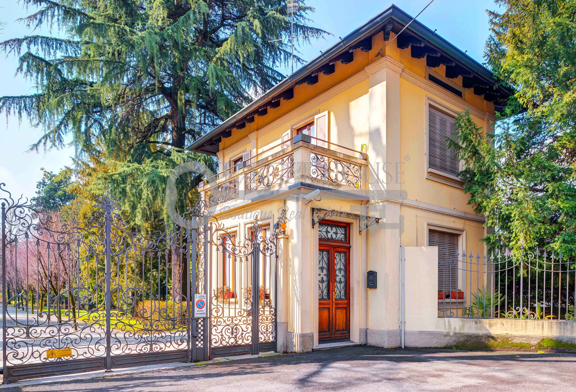 Exclusive Villa in Mariano Comense, Italy for sale (10692770)