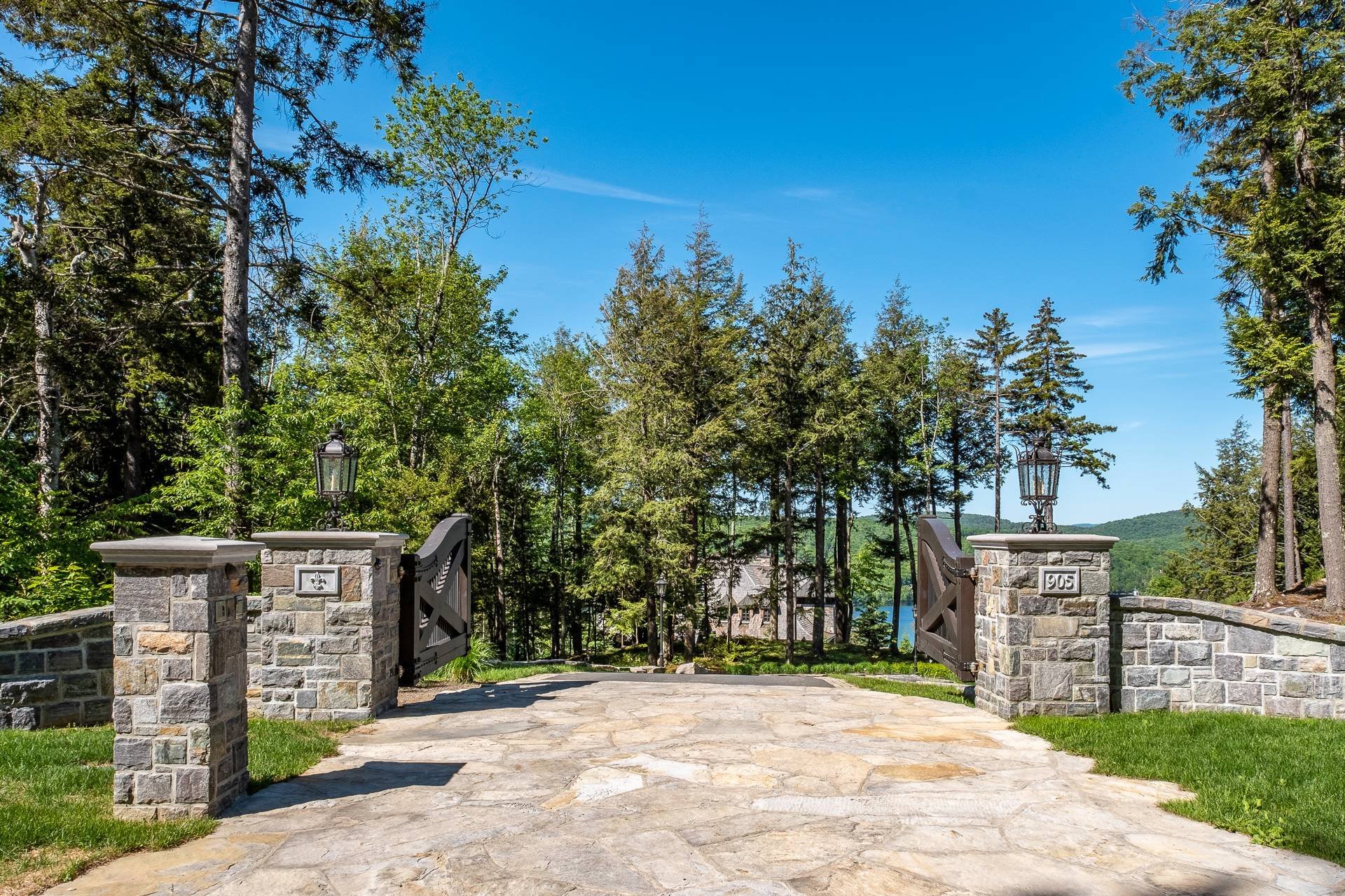 Chateau Fleur De Lys Quebec City Quebec City Canada Le Château Fleur de Lys de Mario Lemieux | On the in Mont-Tremblant