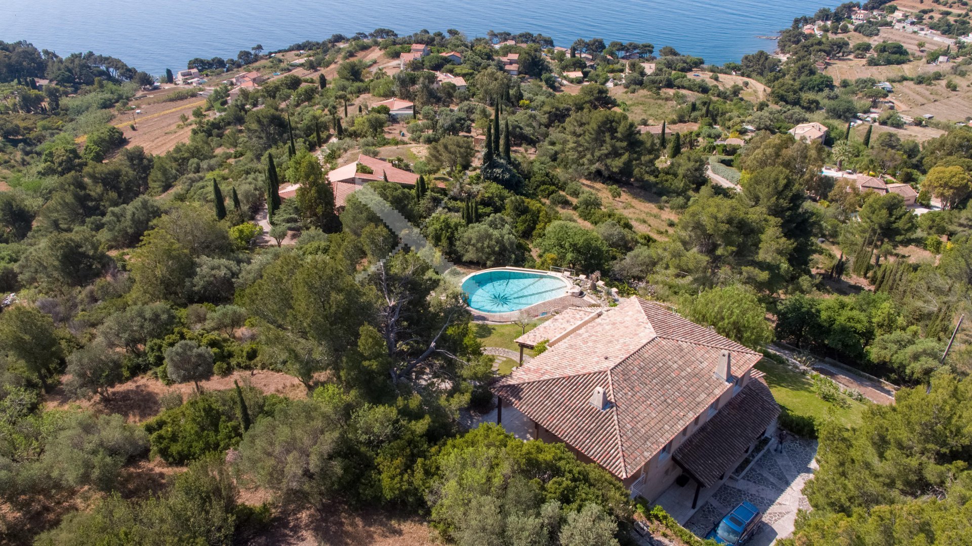 Sale - Villa Carqueiranne In Carqueiranne, France For Sale (10697160)