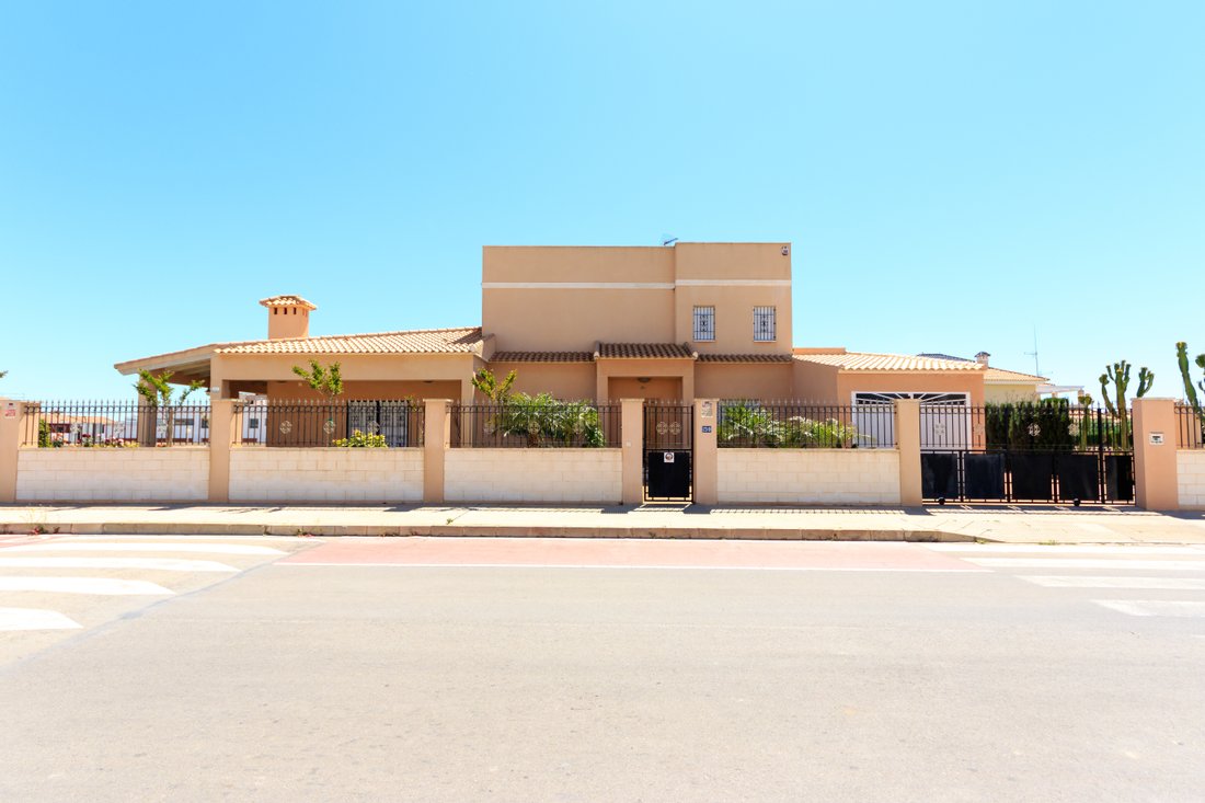 Villa in Playa Flamenca, Orihuela, Valencian Community 1 - 10613178