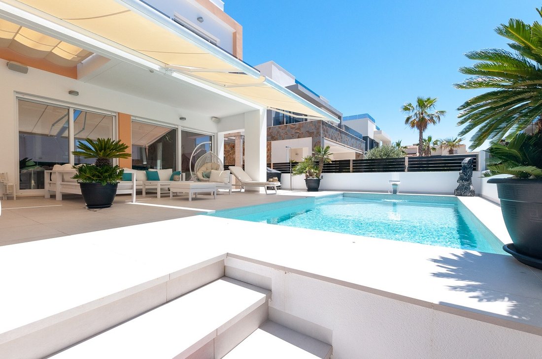 Apartment in Torrevieja, Valencian Community, Spain 1 - 10613172